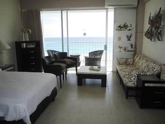 Beachfront Studio Carisa Y Palma Apartment Cancun Room photo