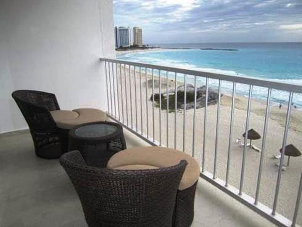 Beachfront Studio Carisa Y Palma Apartment Cancun Room photo